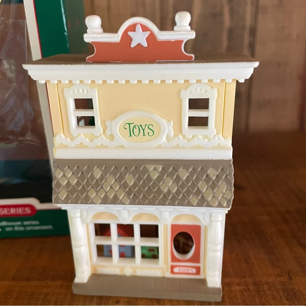 Hallmark Collector's Series 1985 ~ 2nd in Series Nostalgic Dollhouse ~ Toy Shop